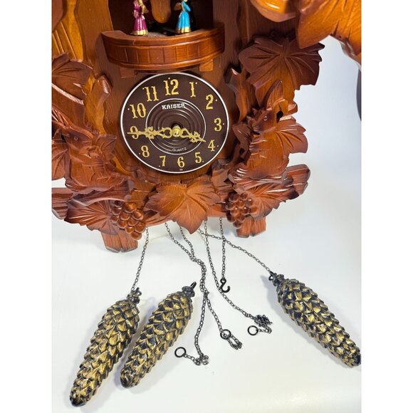 Wall Mounted Cuckoo Clock Kaiser Quartz Squirrel Maple Leaf German Design Musica - Picture 5 of 16